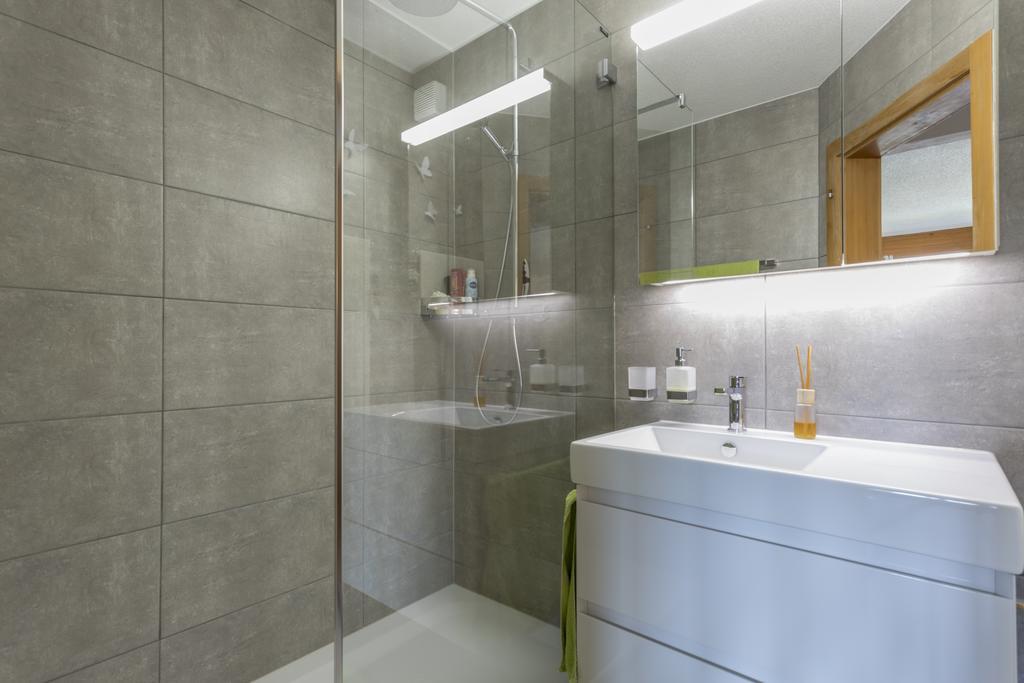 Apartment Haus Arnika Obersaxen Luaran gambar